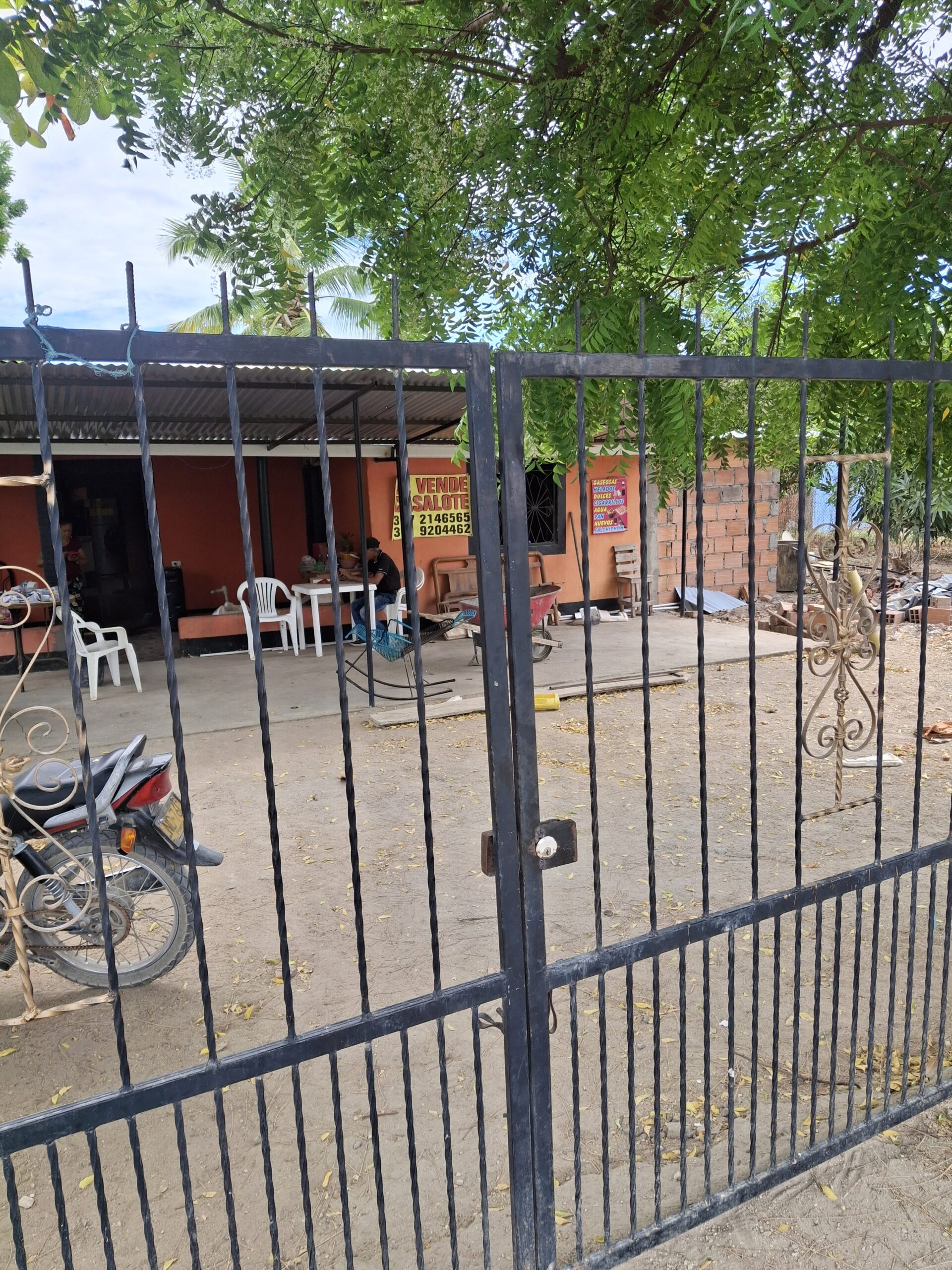 Casa con amplio lote en la Vereda El Colegio - Imagen 1