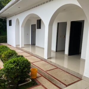 CASA CAMPESTRE A 5 KM. DE GIRADOT VIA TOCAIMA